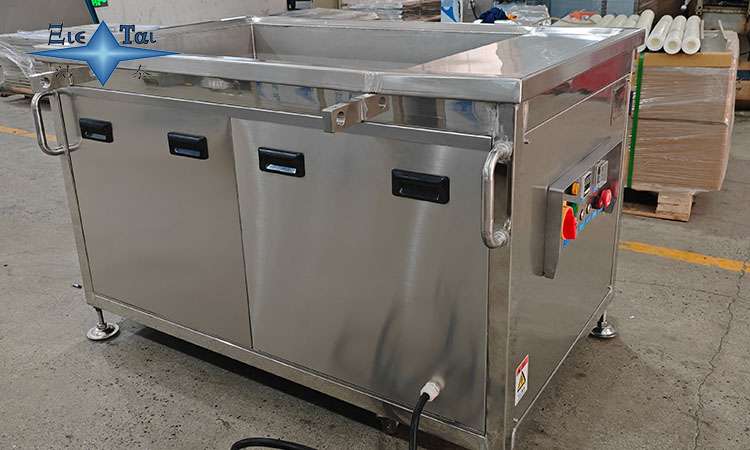 超聲波清洗機中的藍色水：成分、用途及作用原理解析